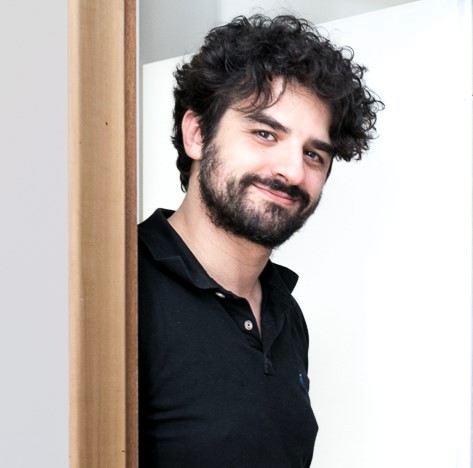 Roberto Semprebene nel suo studio